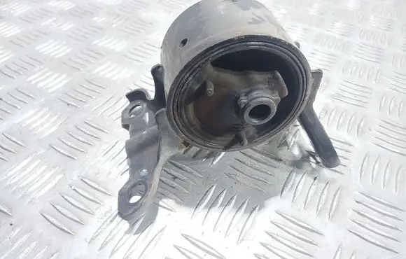 Mitsubishi Outlander Engine mount bracket