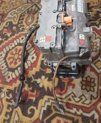 Voltage converter inverter