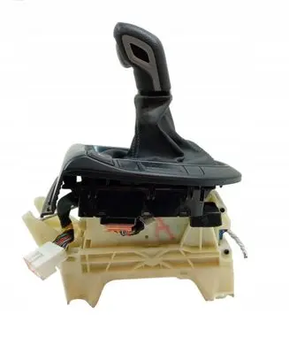 Hyundai Veloster II Gear shifter/selector 46700J3XXX