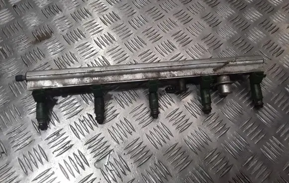 Volvo V70 Fuel injectors set 9470229 9188278
