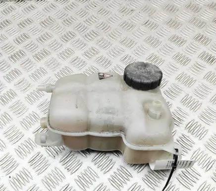 Mercedes-Benz GLA H247 Coolant expansion tank/reservoir A2475000049
