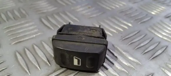 Citroen Xsara Picasso Electric window control switch 22681