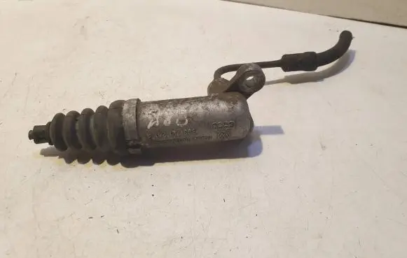 Clutch slave cylinder
