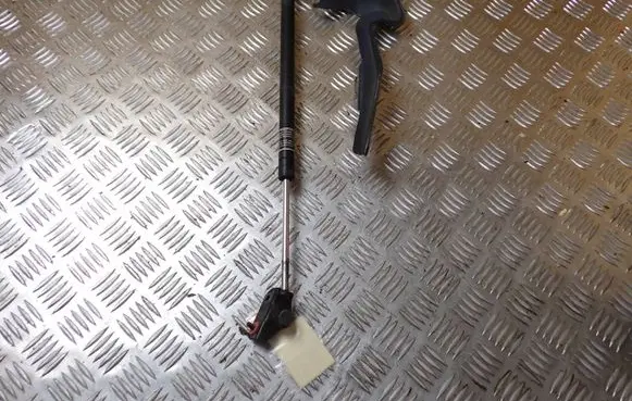 Subaru Forester SH Engine bonnet/hood hinges