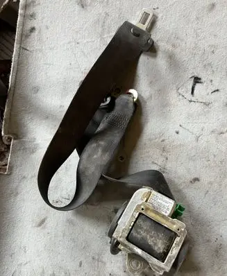 Audi A4 S4 B6 8E 8H Front seatbelt 040240