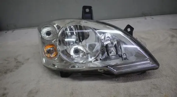 Mercedes-Benz Vito Viano W639 Headlight/headlamp