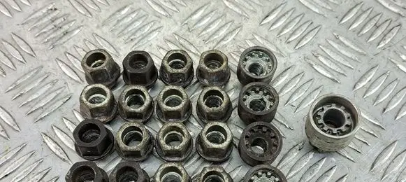 Opel Astra K Nuts/bolts 