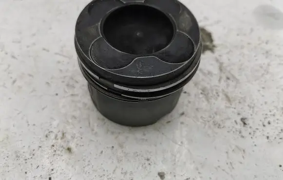 BMW 5 E60 E61 Piston NOCODE