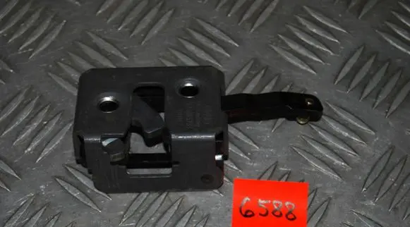 Audi TT Mk1 Seat back rest lock catch 4A9885733