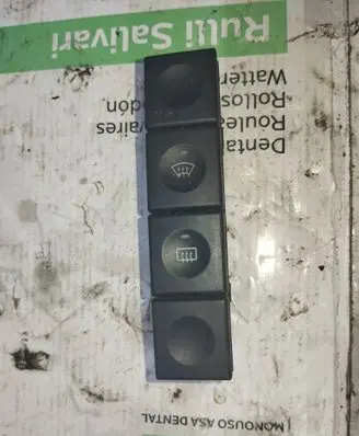 Ford Fusion Windscreen/window heater switch D3L0A