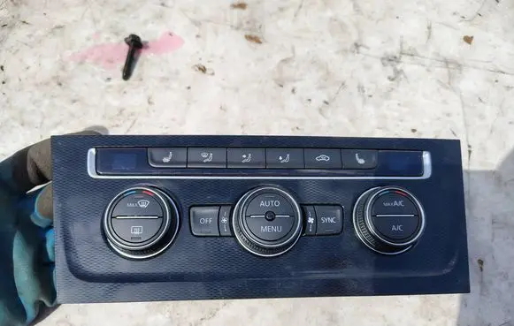 Volkswagen Golf VII Climate control unit 5G0907044BD