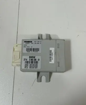 BMW 5 F10 F11 Air suspension control unit module (rear) 6860386