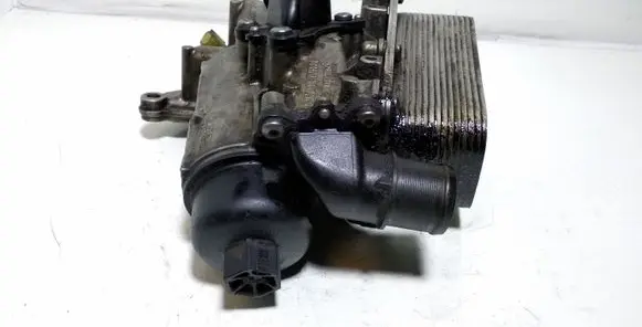 Oil filter mounting bracket