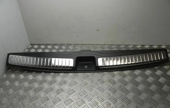 Mercedes-Benz GLE W167 Tailgate/boot lid lock trim A1676900200 T9476