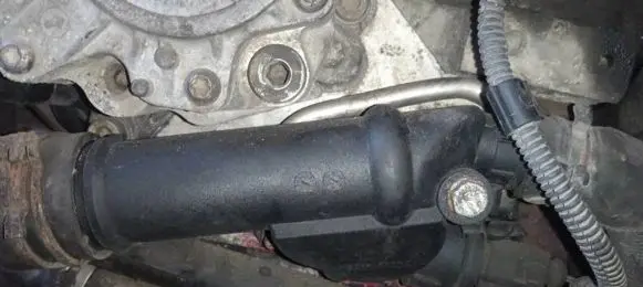 Volkswagen Golf V Engine coolant pipe/hose