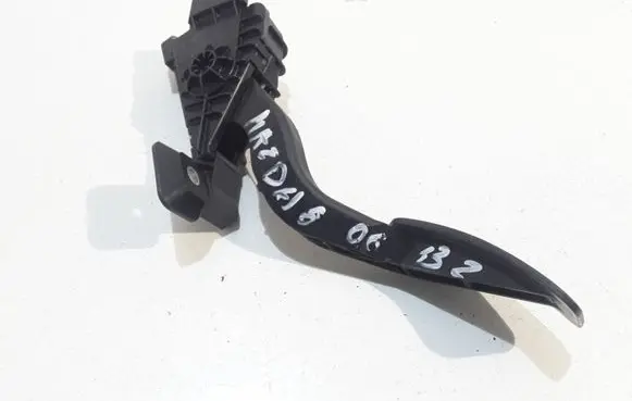 Mazda 6 Accelerator throttle pedal 1988003460 01J18 0865B6