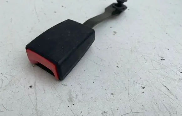 Toyota Avensis T220 Front seatbelt buckle