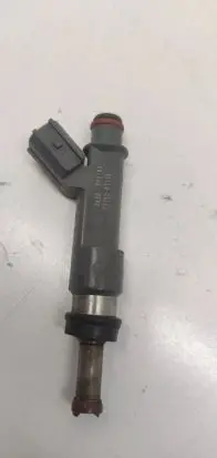 Toyota C-HR I Fuel injector