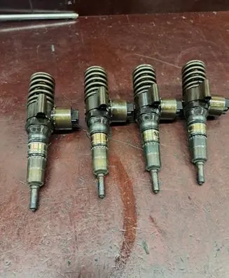 Dodge Caliber Fuel injector 03G130073G