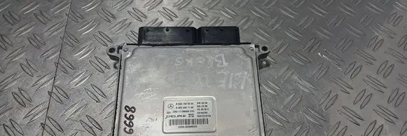 Mercedes-Benz C W204 Engine control unit/module A6461503334 28184266 A0054467140