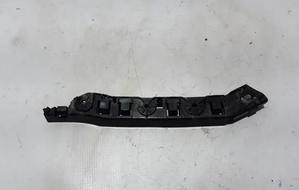 Chrysler Pacifica Front bumper mounting bracket