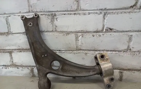 Volkswagen PASSAT B6 Front lower control arm/wishbone 3L0407153B