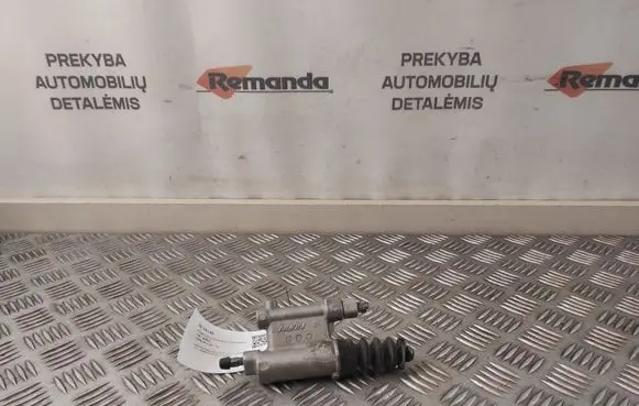 Honda CR-V Clutch master cylinder 