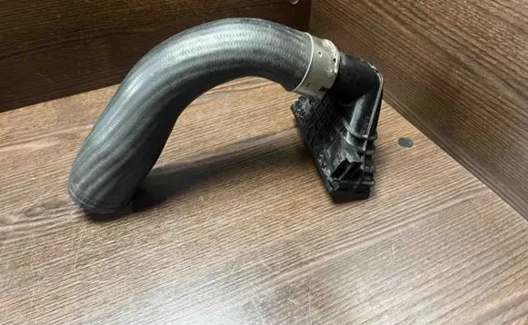 Volvo S40 Intercooler hose/pipe 31657753