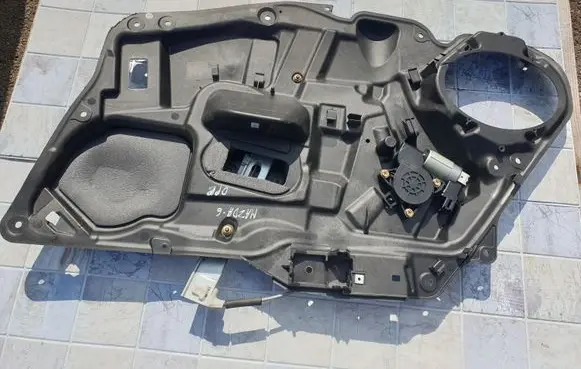 Mazda 6 Front door window regulator with motor GJ6A5858X CM011730 TN784305
