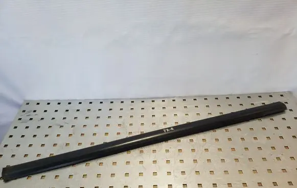 Front door glass trim molding