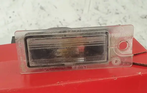 Volvo V70 Number plate light 9187153