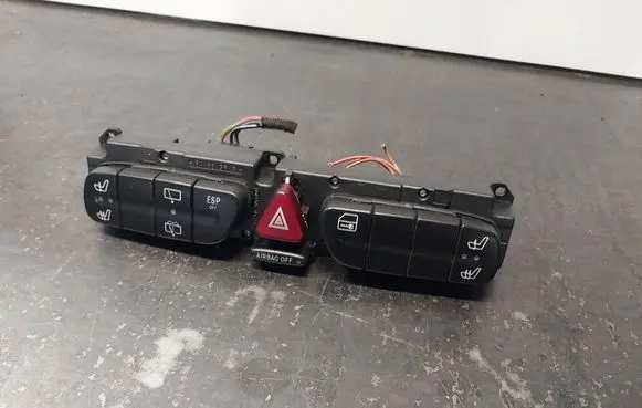 Mercedes-Benz C W203 A set of switches 2038210951