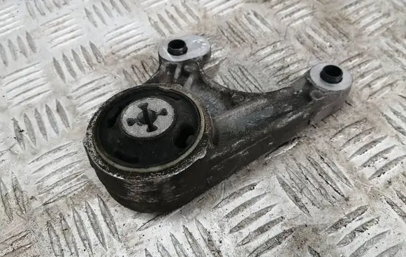 Peugeot 3008 I Engine mounting bracket