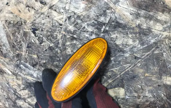 Mazda MPV Front fender indicator light 0464120