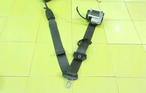 Opel Zafira C Front seatbelt 13394801 BEZPIECZENSTWA