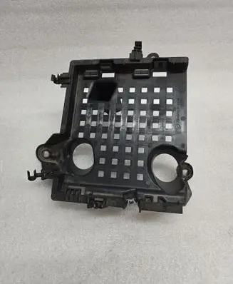Porsche Macan (95B) Engine control unit holder 95B907650