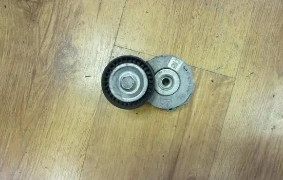 Ford Kuga II Timing belt tensioner 9M5Q6A228BB VD599