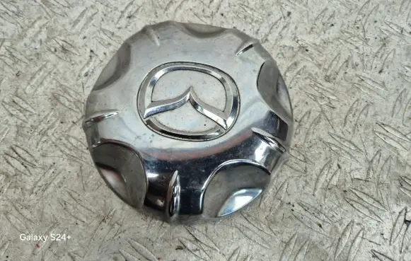Mazda Tribute Wheel nut cap/cover EC0137190 YL841A096BB 5845973