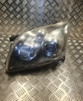 Toyota Avensis T250 Headlight/headlamp 8596724010