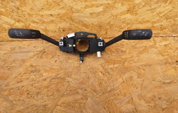 Volkswagen Caddy Wiper turn signal indicator stalk/switch 5Q1953507 1051832302