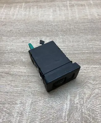 Volkswagen Golf IV Seat heating switch 1J0963563B