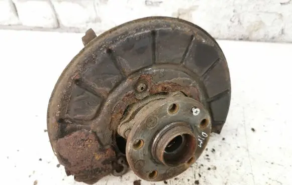 Skoda Octavia Mk2 (1Z) Front wheel hub