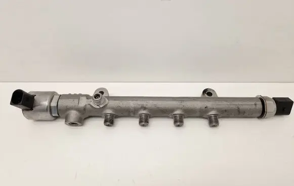 Mercedes-Benz E W212 Fuel main line pipe A6510700495 13012911152031 R9144Z240A