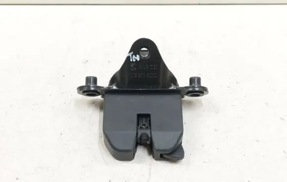 Skoda Octavia Mk2 (1Z) Tailgate/trunk/boot lock/catch/latch 1Z5827501D BN3CZ