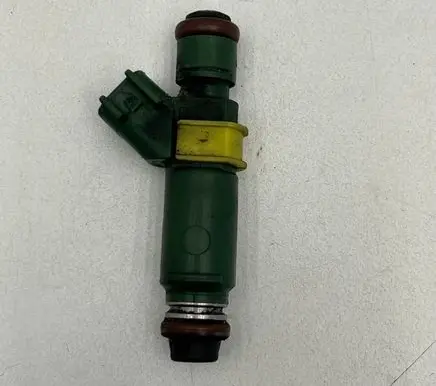 Volvo V70 Fuel injector 9470229