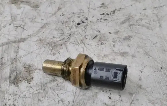 Mercedes-Benz C W204 Coolant temperature sensor A0051532328