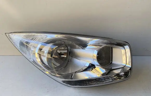 KIA Venga Headlight/headlamp 1P92102000