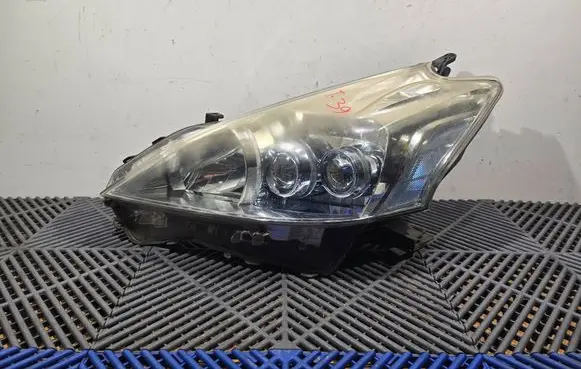 Toyota Prius+ (ZVW40) Headlight/headlamp