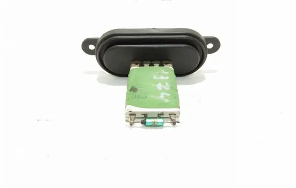 Volkswagen Transporter - Caravelle T5 Heater blower fan relay 