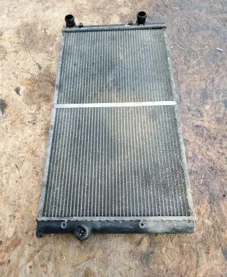 Volkswagen Golf III Coolant radiator 1H0121253
